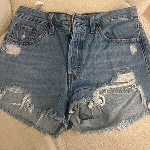 501 levi jean shorts.